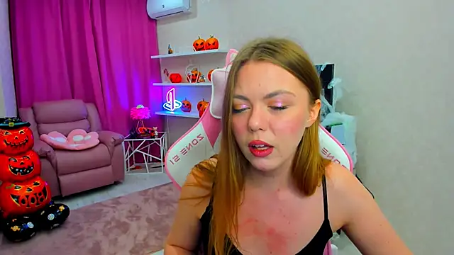 Strawberrye online show from November 4, 3:27 am