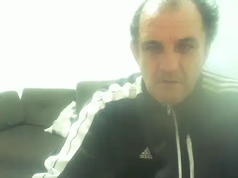 Snapshot of ConradinhoBR50 chatting on May 21, 10:06 pm ConradinhoBR50 online show from May 21, 10:06 pm