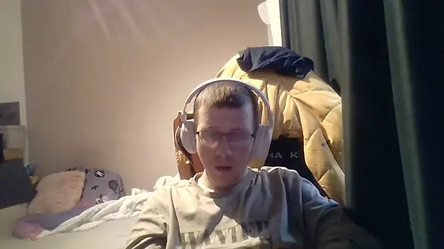 David250692 online show from February 13, 8:10 am