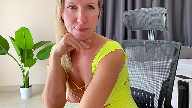 KatnessHot online show from November 29, 6:27 am