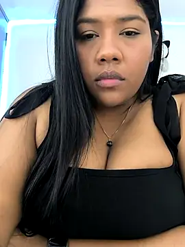 Snapshot of paola091 chatting on February 15, 8:33 pm paola091 online show from February 15, 8:33 pm