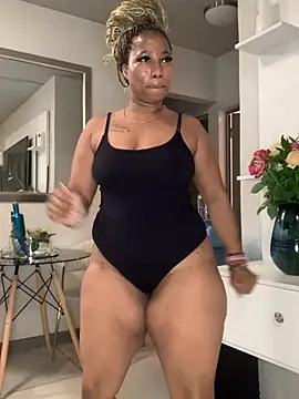 Snapshot of CurvyDesire1 chatting on February 10, 9:41 pm CurvyDesire1 online show from February 10, 9:41 pm