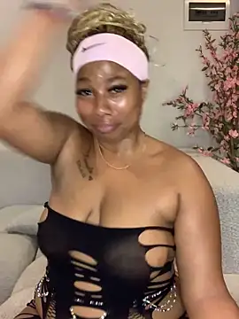 Snapshot of CurvyDesire1 chatting on February 12, 8:48 pm CurvyDesire1 online show from February 12, 8:48 pm