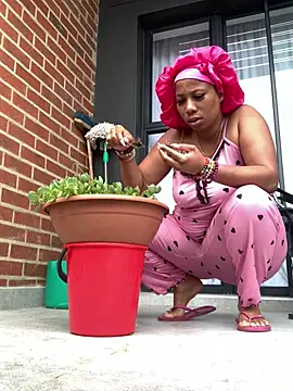 Snapshot of CurvyDesire1 chatting on March 12, 7:58 am CurvyDesire1 online show from March 12, 7:58 am