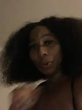 Snapshot of CurvyDesire1 chatting on April 13, 10:26 pm CurvyDesire1 online show from April 13, 10:26 pm