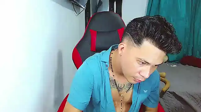 boyhot23x online show from December 31, 3:34 am