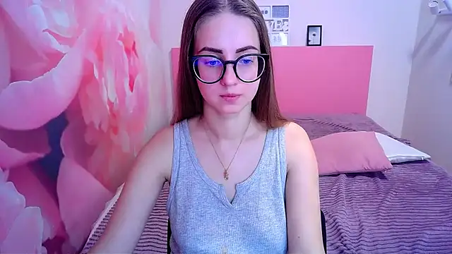 AliceAdams online show from January 13, 7:32 am