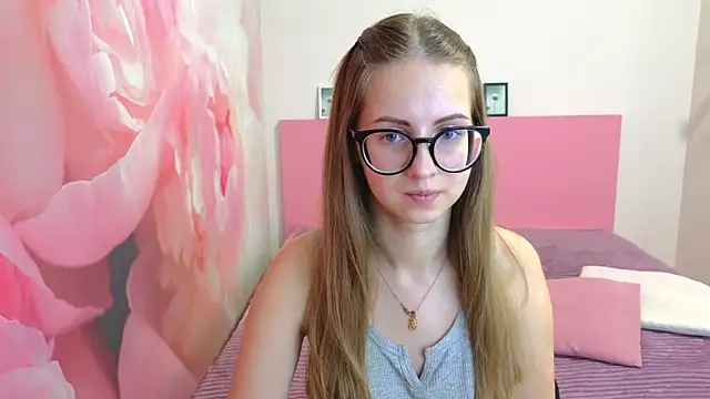 AliceAdams online show from January 30, 2:25 pm