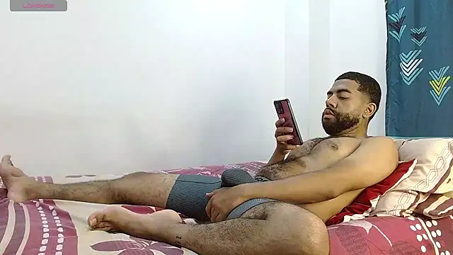 Snapshot of Aroon_Stonne chatting on March 12, 2:30 am Aroon Stonne online show from March 12, 2:30 am