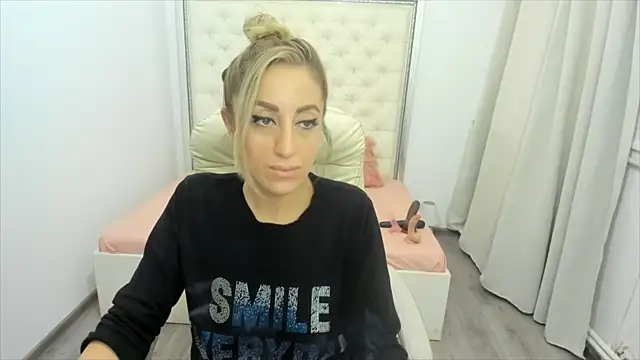 erykajoy online show from October 23, 8:57 am