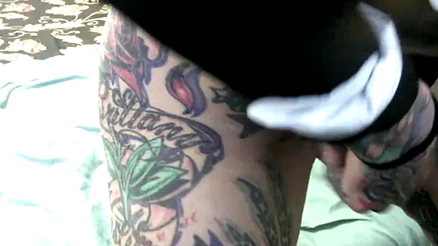 pamelagunns online show from February 24, 6:06 pm