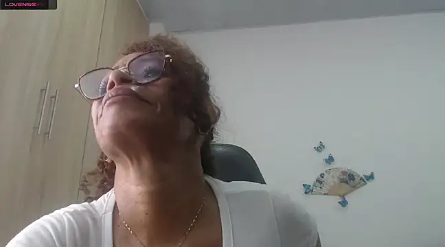 Snapshot of BustyMilf_ chatting on January 31, 6:03 pm BustyMilf online show from January 31, 6:03 pm