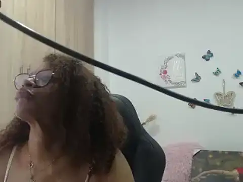 Snapshot of BustyMilf_ chatting on February 26, 11:52 am BustyMilf online show from February 26, 11:52 am