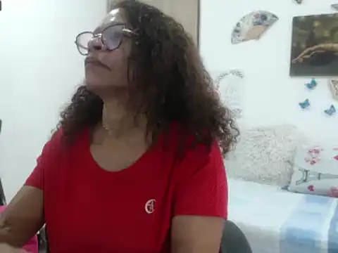 Snapshot of BustyMilf_ chatting on March 21, 11:55 am BustyMilf online show from March 21, 11:55 am