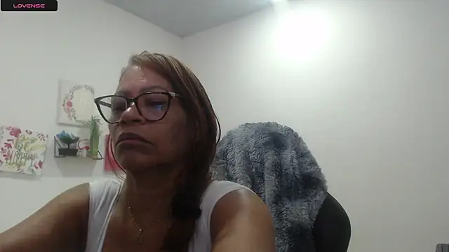Snapshot of BustyMilf_ chatting on September 20, 1:34 pm BustyMilf online show from September 20, 1:34 pm
