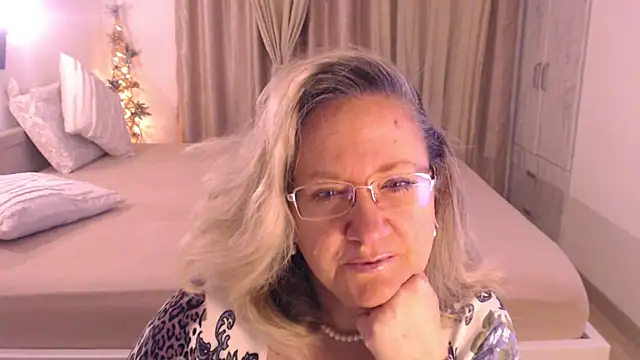 Raisshy online show from February 25, 4:24 am