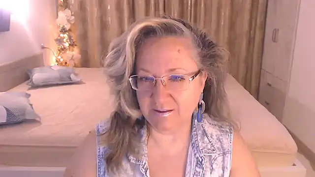 Raisshy online show from December 2, 7:03 am