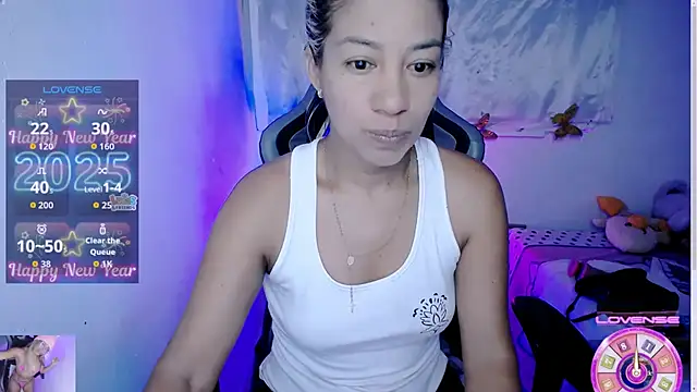 ninatiny online show from December 2, 10:53 am