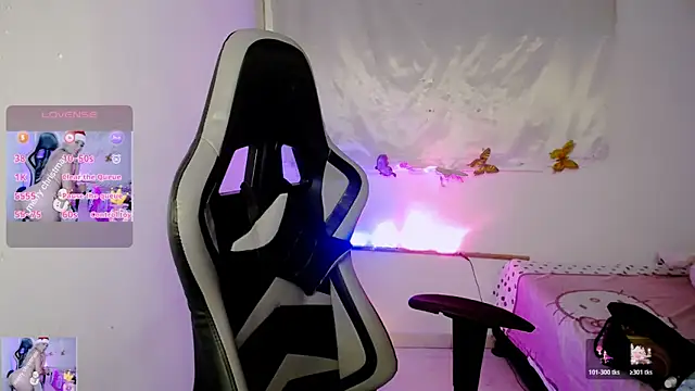 ninatiny online show from December 20, 10:33 am