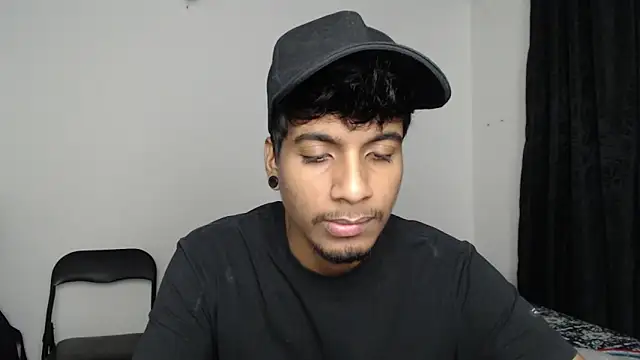 Snapshot of stevenosori chatting on November 4, 4:44 am stevenosori online show from November 4, 4:44 am