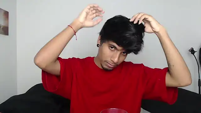 Snapshot of stevenosori chatting on December 3, 3:47 am stevenosori online show from December 3, 3:47 am