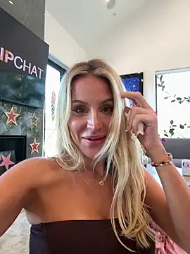 Snapshot of jasminesummer chatting on February 26, 9:47 pm jasminesummer online show from February 26, 9:47 pm