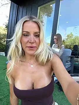 Snapshot of jasminesummer chatting on February 28, 9:05 pm jasminesummer online show from February 28, 9:05 pm