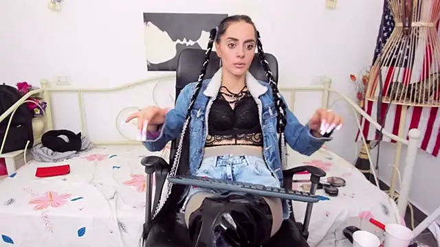 Snapshot of jessystarr chatting on February 14, 9:53 pm jessystarr online show from February 14, 9:53 pm