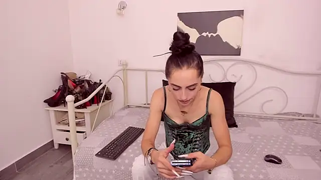 Snapshot of jessystarr chatting on October 19, 11:44 am jessystarr online show from October 19, 11:44 am