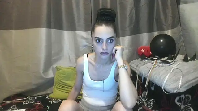 Snapshot of jessystarr chatting on November 9, 1:04 am jessystarr online show from November 9, 1:04 am