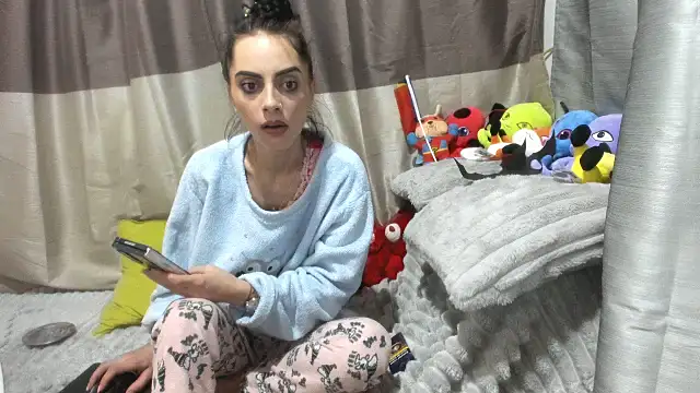 Snapshot of jessystarr chatting on December 2, 11:00 pm jessystarr online show from December 2, 11:00 pm