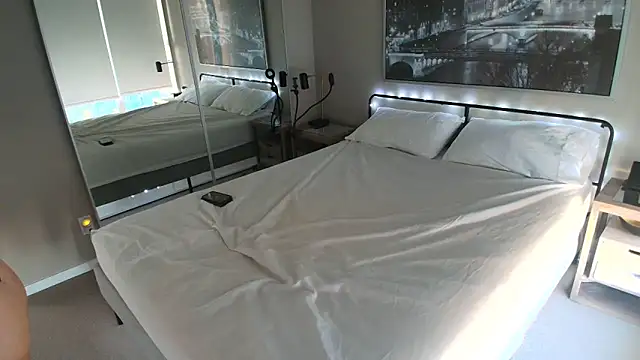 Snapshot of MikyFoxx chatting on March 8, 1:50 am MikyFoxx online show from March 8, 1:50 am