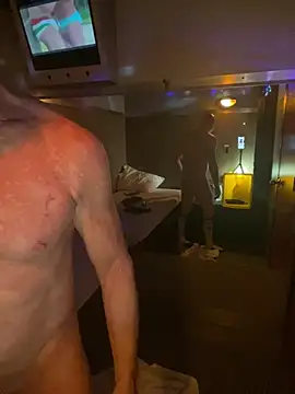 Snapshot of MikyFoxx chatting on March 22, 12:39 am MikyFoxx online show from March 22, 12:39 am