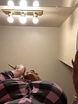 MzParker online show from December 17, 4:21 pm