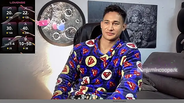 BenjaminCooperk online show from October 31, 7:42 am