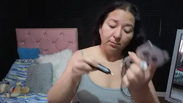 katifoxx online show from April 3, 3:32 pm