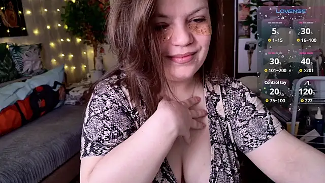 Snapshot of cutewhip chatting on April 25, 6:05 am cutewhip online show from April 25, 6:05 am