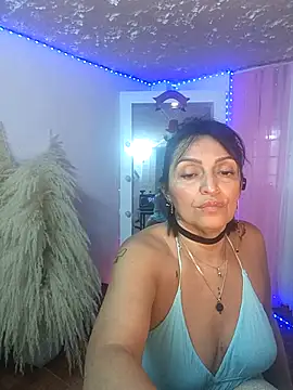 zullyxhot online show from December 13, 8:58 pm