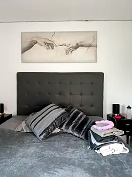 Clara-xoxo online show from November 10, 2:05 pm