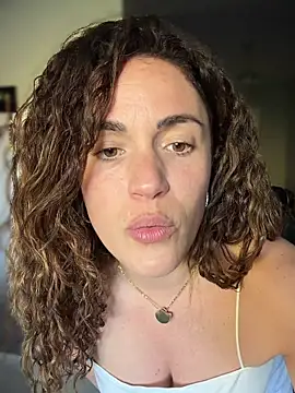 Clara-xoxo online show from March 1, 1:57 pm