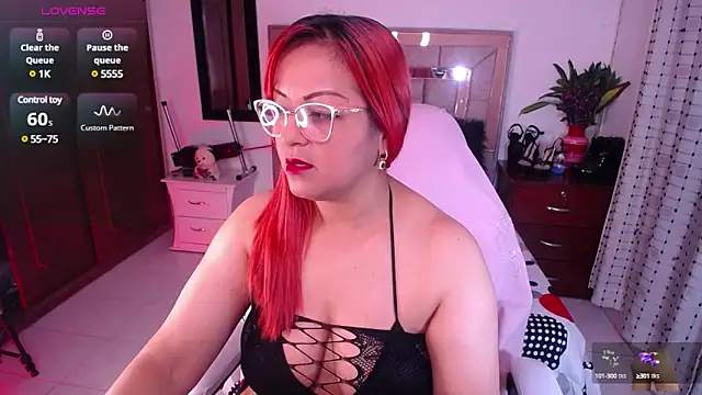 salomecastro  online show from March 7, 3:08 am