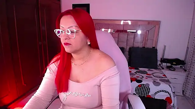 salomecastro  online show from November 5, 2:55 am