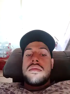 Snapshot of AzureKnee chatting on October 20, 1:33 pm AzureKnee online show from October 20, 1:33 pm