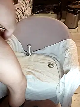 Snapshot of ivanperistil chatting on February 6, 1:10 am ivanperistil online show from February 6, 1:10 am