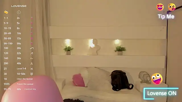 Snapshot of AshleyRoys chatting on January 30, 3:51 pm AshleyRoys online show from January 30, 3:51 pm