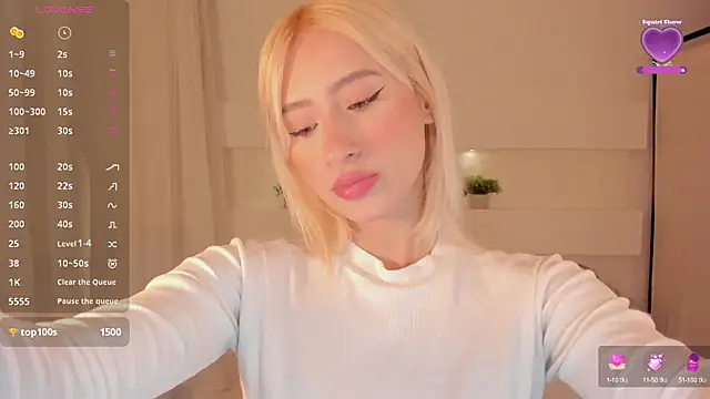 Snapshot of AshleyRoys chatting on February 28, 3:15 pm AshleyRoys online show from February 28, 3:15 pm