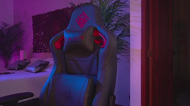 ambarEvans online show from March 21, 11:12 pm