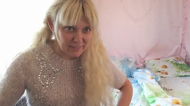 SunnySylvia online show from November 22, 12:48 pm