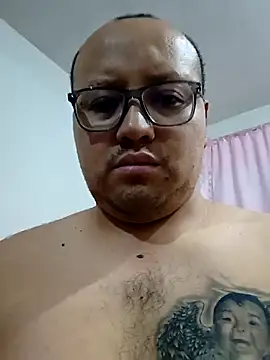 Snapshot of hhhack20001 chatting on November 21, 12:21 am hhhack20001 online show from November 21, 12:21 am