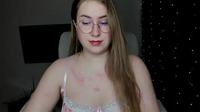 SeasonalSomeone online show from December 20, 8:23 pm